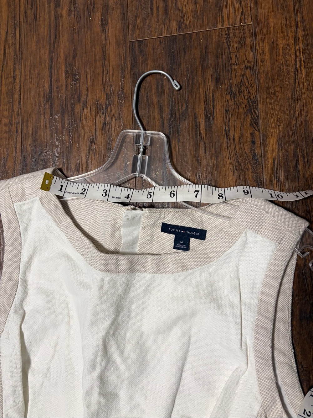 Tommy Hilfiger Two-Tone Beige and White Sleeveless Sheath Dress - Picture 5 of 10